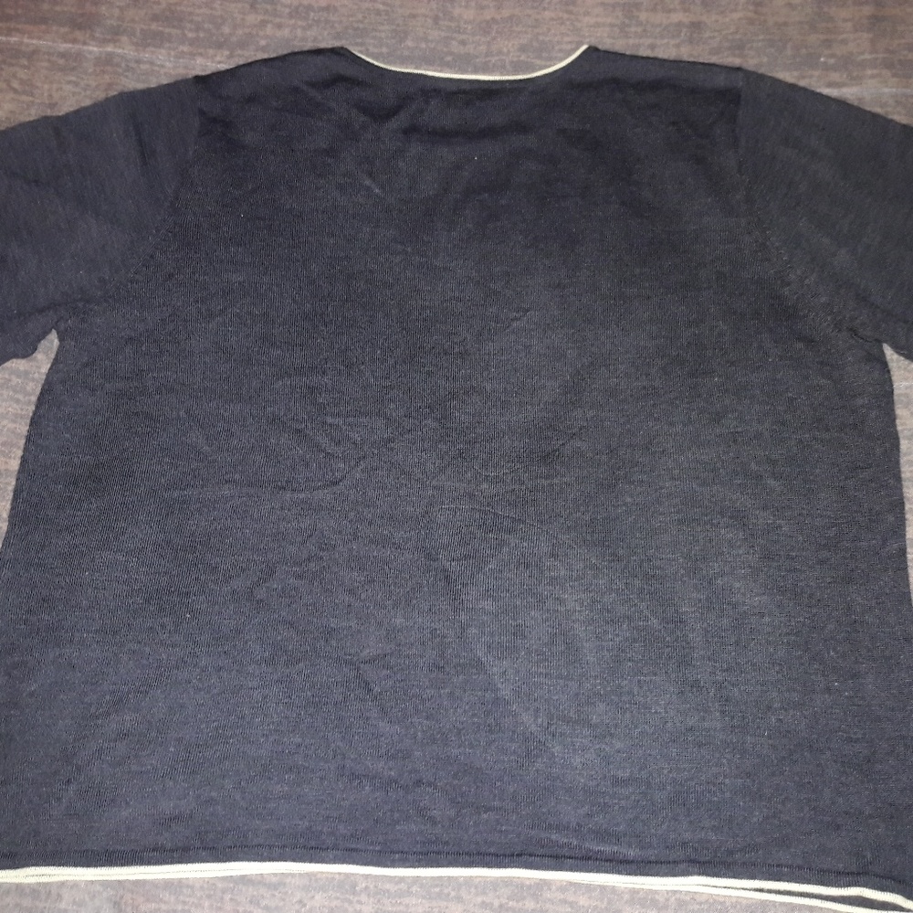 Top - Picture 2 of 2